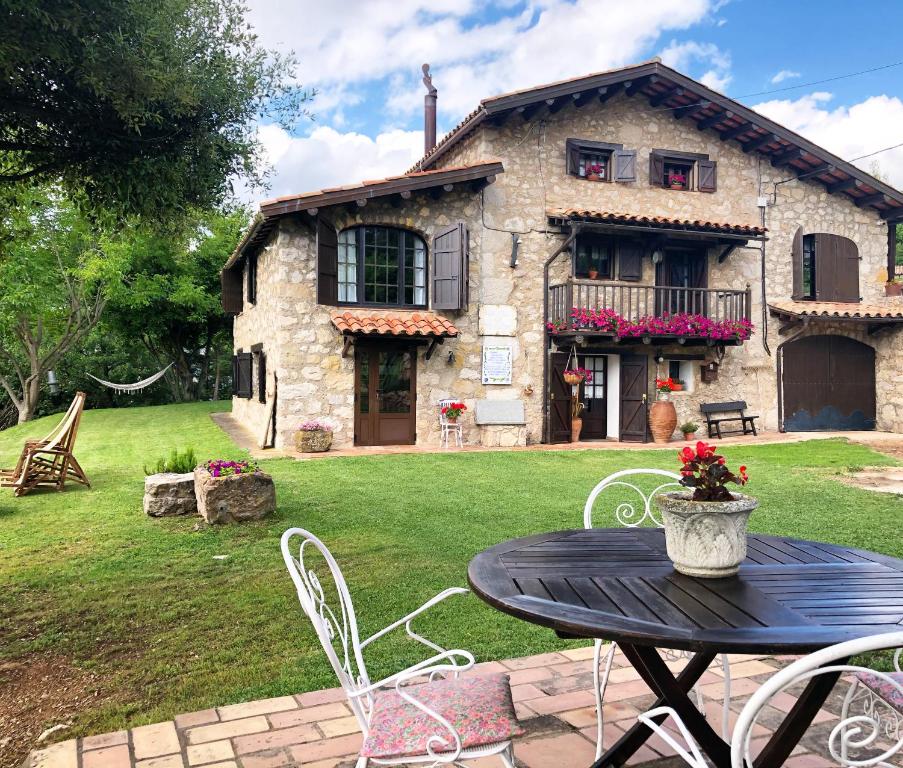 Amb Serveis Serrat Voltor tenim la tranquilitat i la confiança, doncs cuiden cada detall com si fos casa seva.